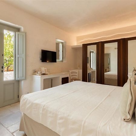 Masseria Le Carrube Остуни Екстериор снимка