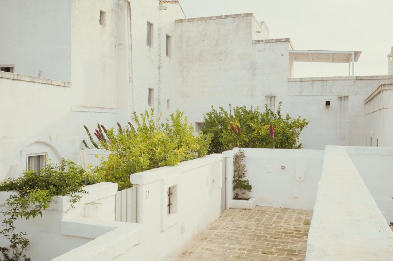 Masseria Le Carrube Остуни Екстериор снимка