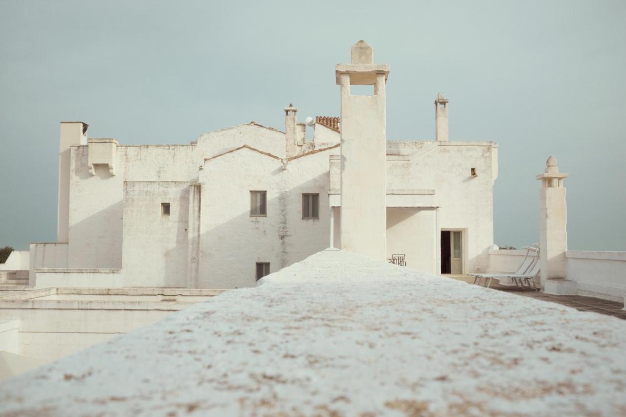 Masseria Le Carrube Остуни Екстериор снимка