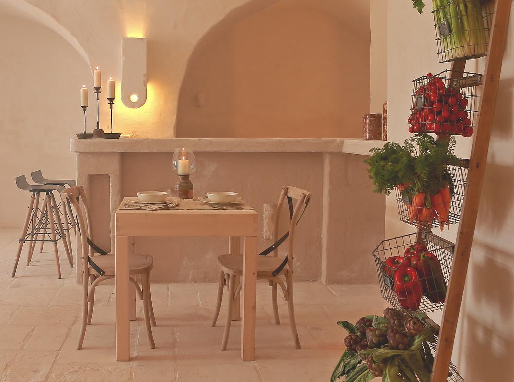Masseria Le Carrube Остуни Екстериор снимка