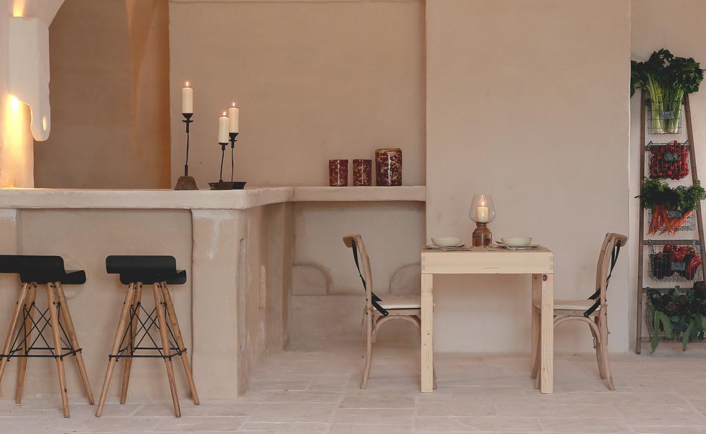 Masseria Le Carrube Остуни Екстериор снимка