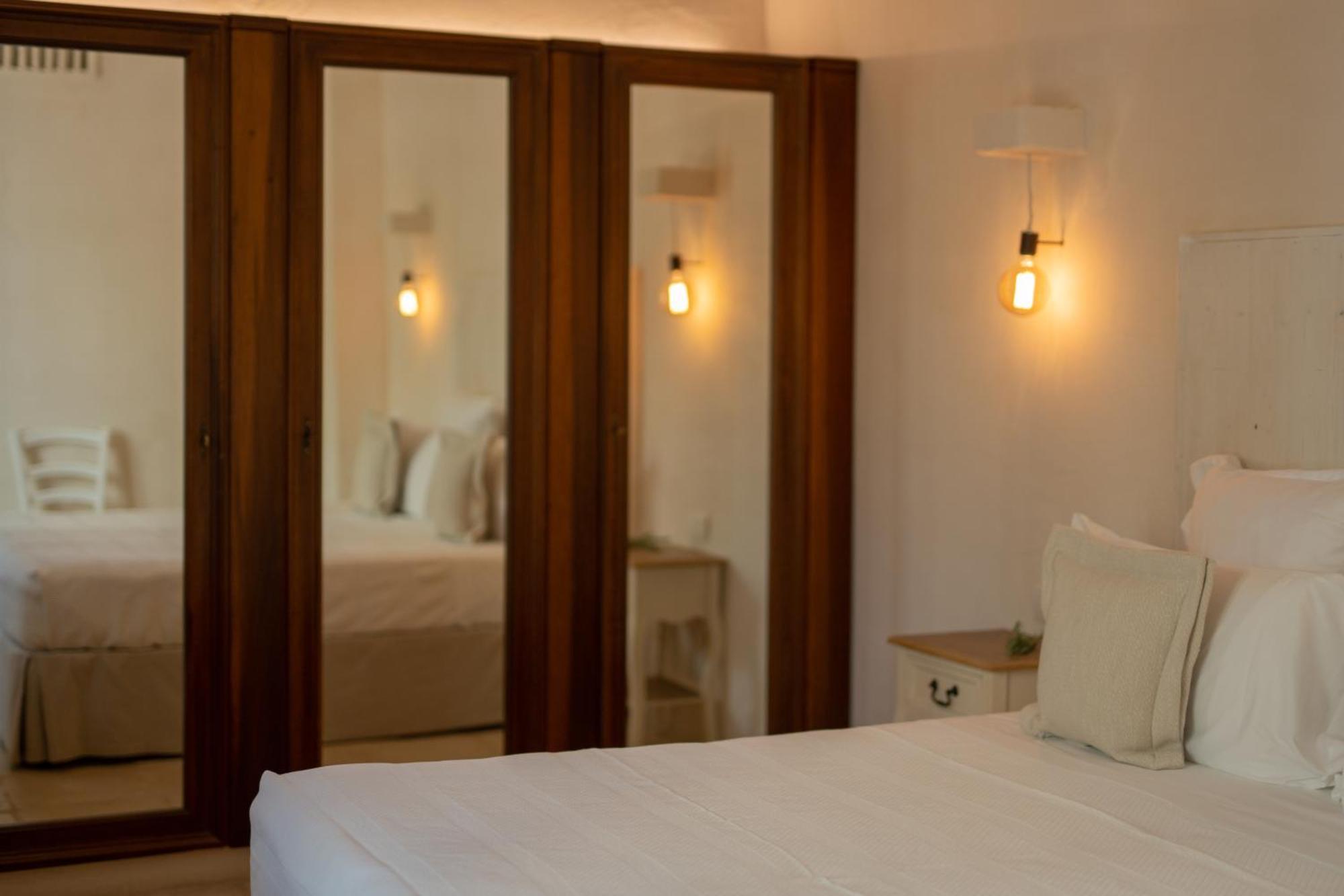 Masseria Le Carrube Остуни Екстериор снимка