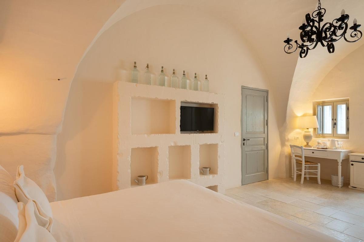 Masseria Le Carrube Остуни Екстериор снимка