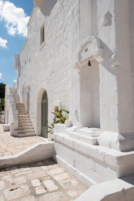 Masseria Le Carrube Остуни Екстериор снимка
