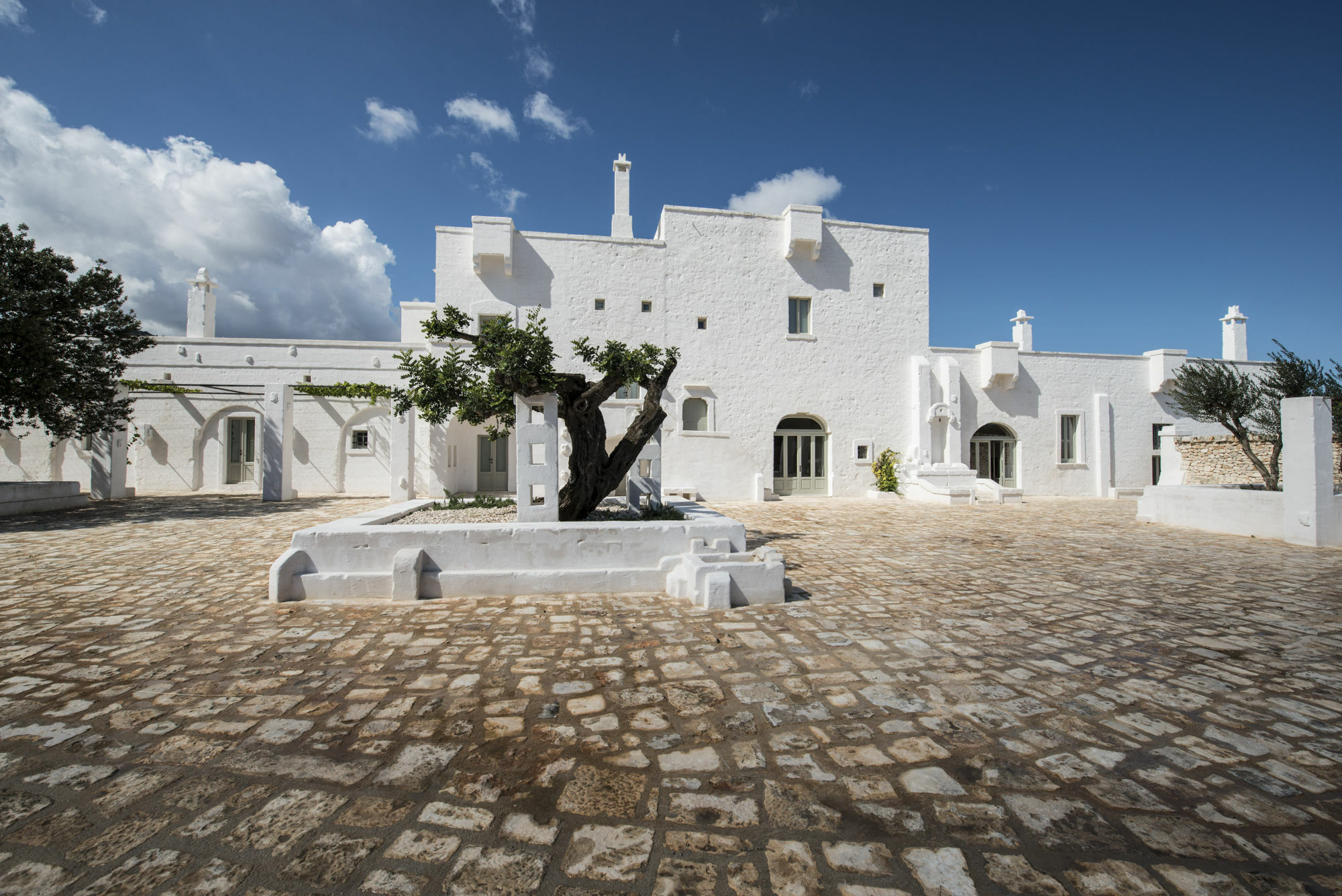 Masseria Le Carrube Остуни Екстериор снимка